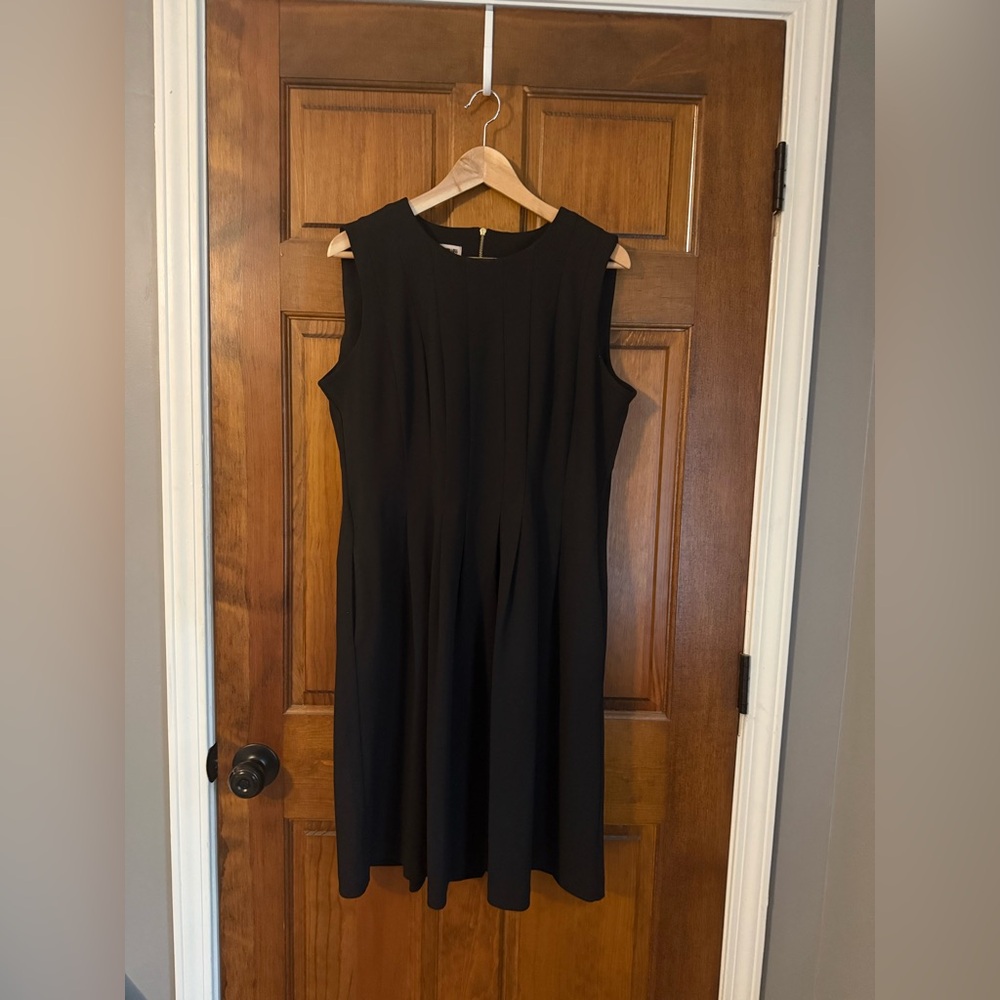 Anne Klein Elegant Pleated Black Sleeveless Dress Little Black Dress - Picture 4 of 12